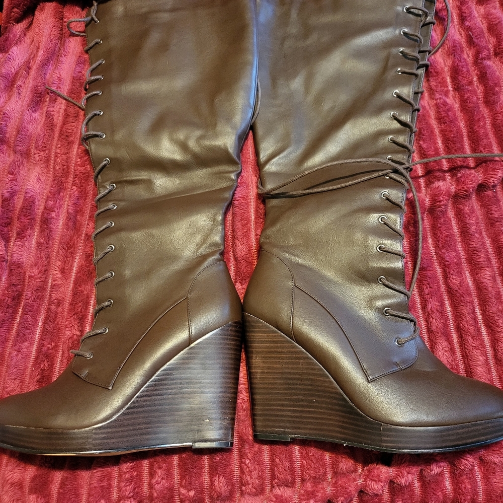 EUC: Torrid B Choco Knee Lace Combat Wedge Boot - Picture 10 of 17